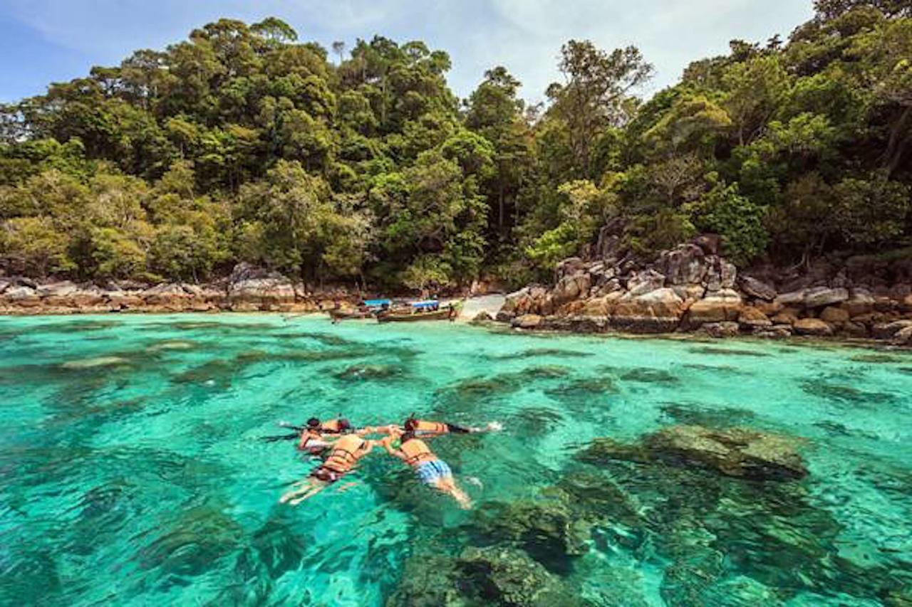 Hotel Bayview Sunset Koh Lipe Exterior foto